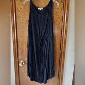 Black Sleeveless Dress